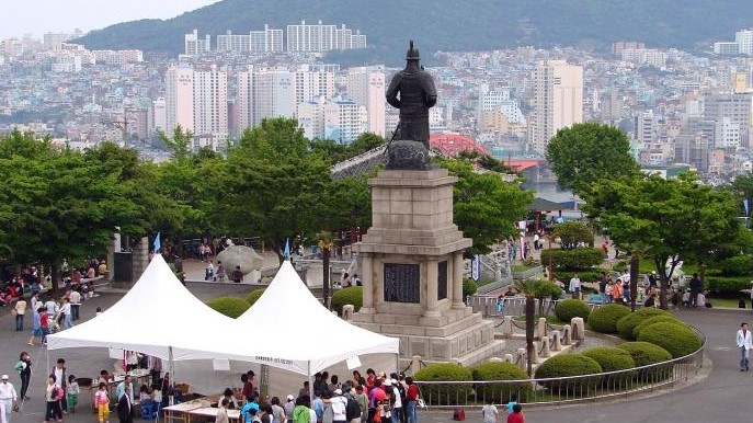 Công viên Yongdusan – Địa Điểm Vui Chơi Giải Trí Busan Hàn Quốc